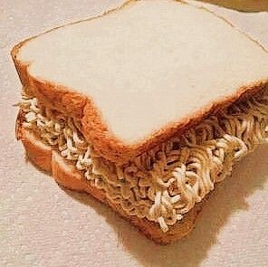 ahouseinhawkins's tweet image. dinner's  ready  😁