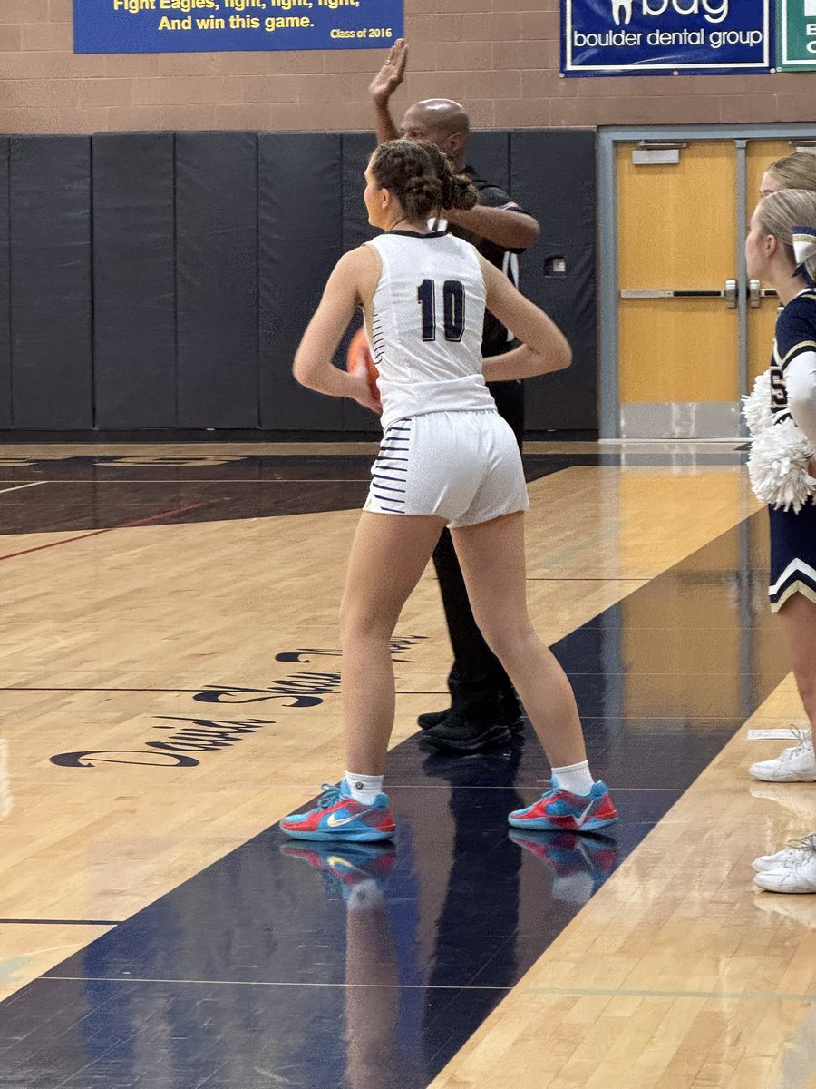 JV Girls Basketball 🏀
JV Girls Basketball in action against Virgin Valley—competing hard, communicating on the court, and continuing to grow with every possession. Love the effort and teamwork on display! 💪🦅
#bchs41 #EaglePride #JVGirlsBasketball #bchsbasketball