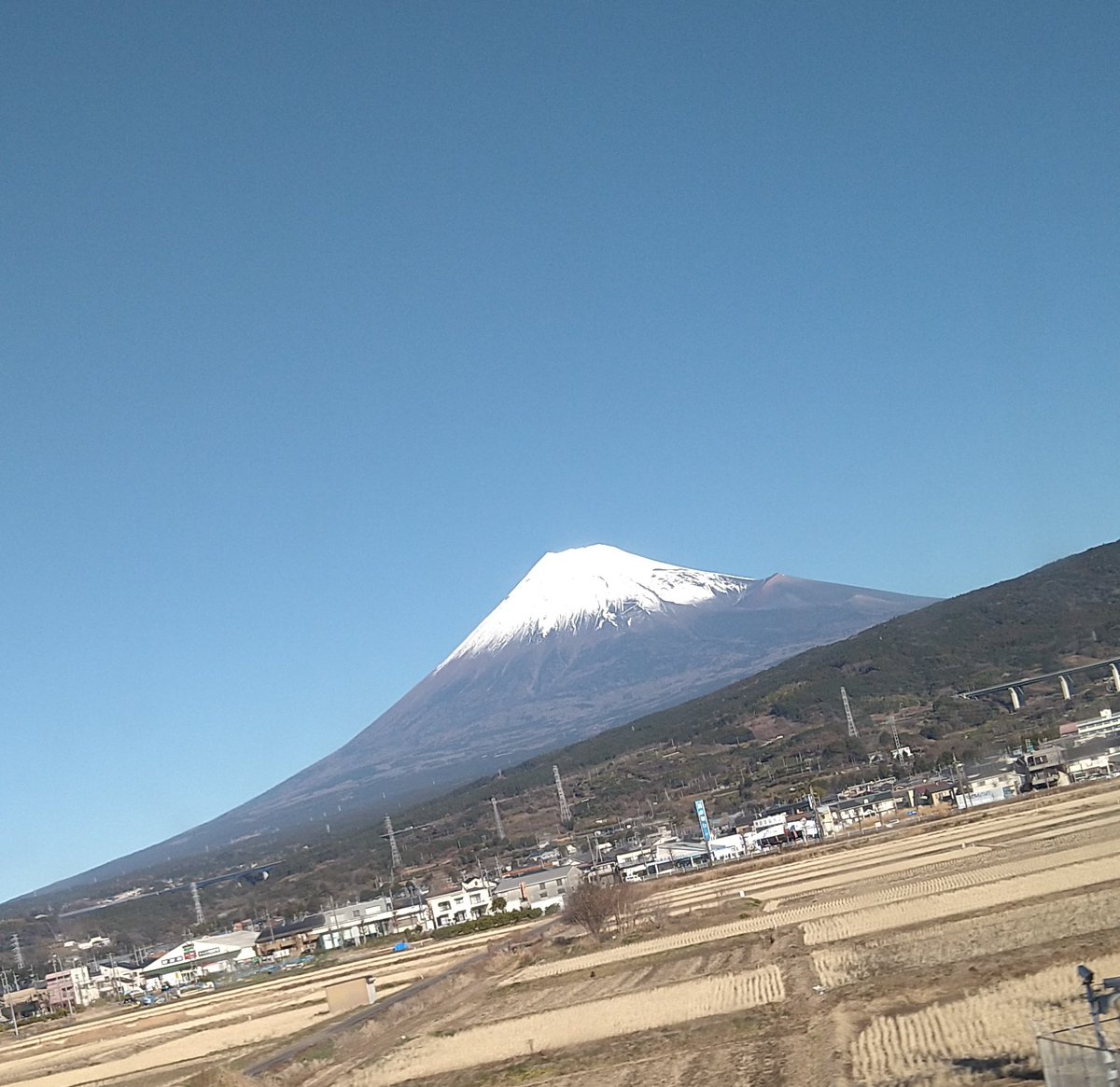 nori501's tweet photo. 名古屋に向かってます。
富士に皆の幸せを祈って(⁠人⁠ ⁠•͈⁠ᴗ⁠•͈⁠) https://t.co/mKMjCvVTiG