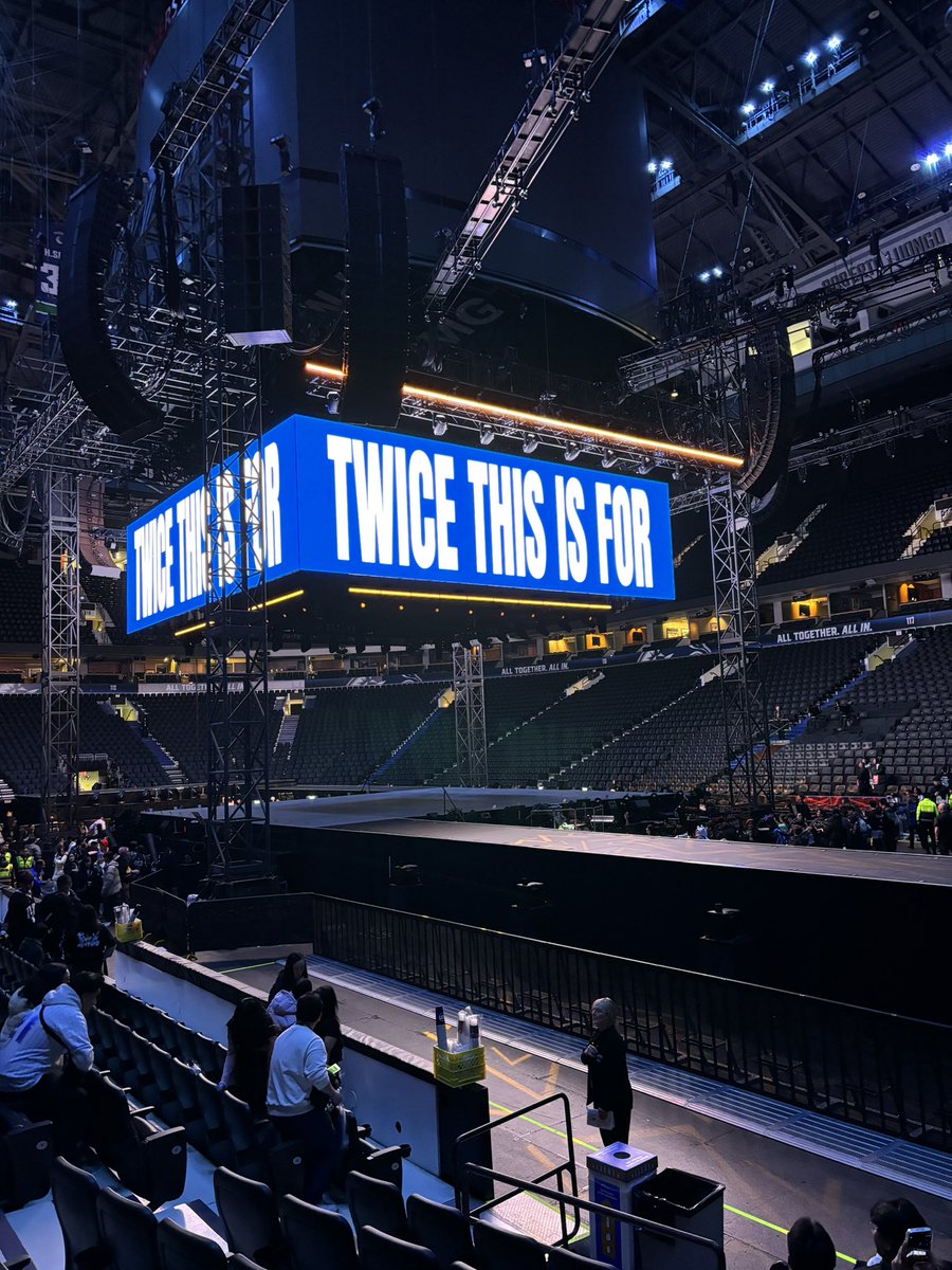 btsofbaek's tweet image. this is crazzyy😭😭