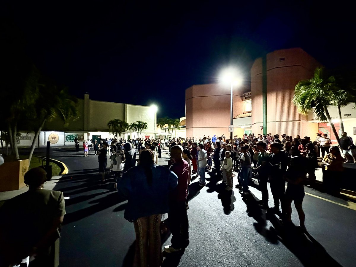blanche_ely's tweet image. We celebrated the precious souls we lost with a candlelight vigil and lantern release. They will never be forgotten. They will FOREVER be a part of our Tiger family. 

💚🙏🧡🙏🐅🙏🐅🙏