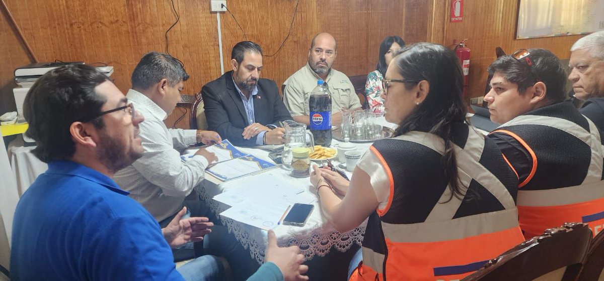 Directora Regional de #SENAPREDTarapacá y Encargado Provincial asistieron a COGRID comunal de #Huara, en fase de preparación y mitigación citado por el municipio con motivo de la Expo Huara 2026.