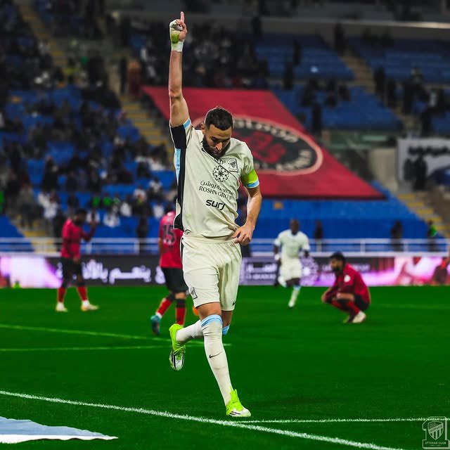 Benzema's tweet image. Job done ☝🏼