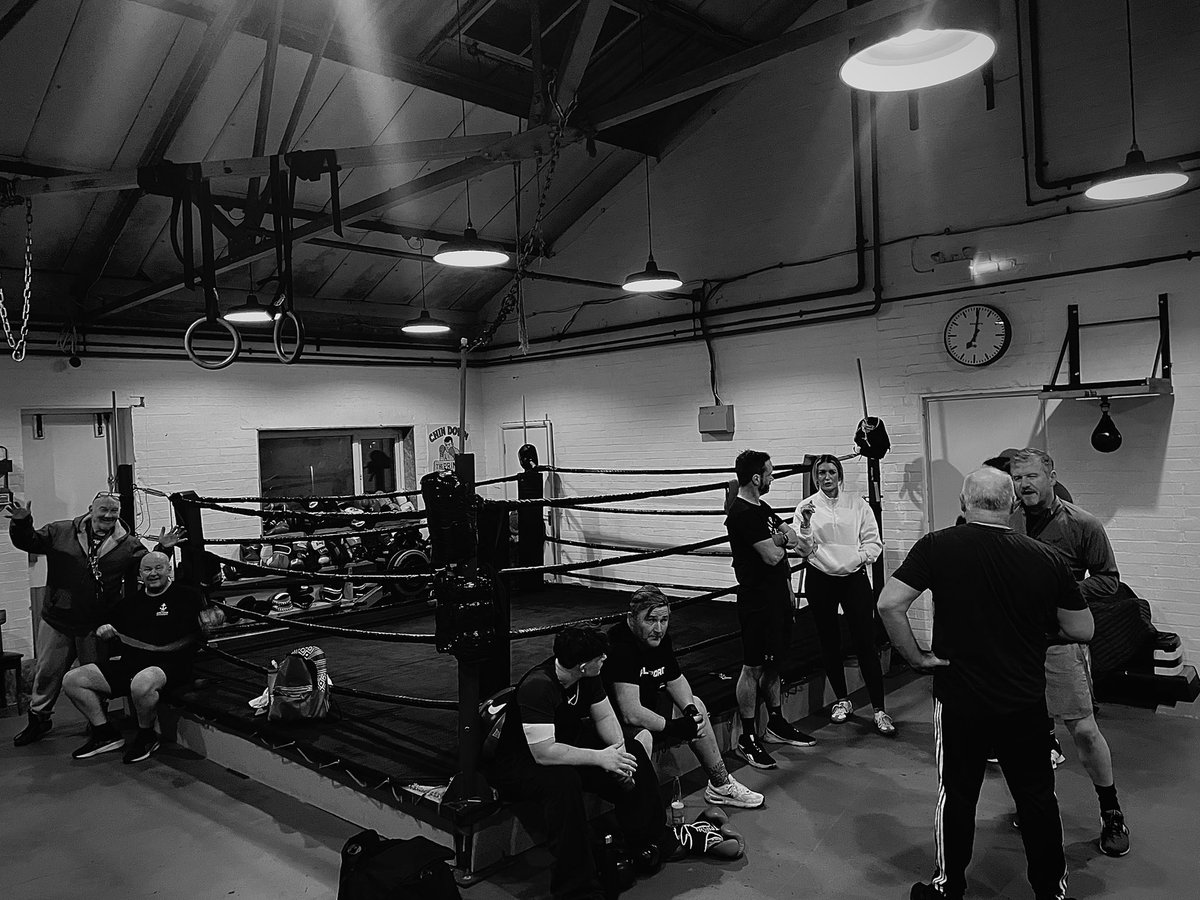 The box ‘n’ beers gang capping off a great first week back at The Primal Boxing Club - Melton Mowbray . 🥊💪🍺✌️

Melton Mowbray gym
Melton Mowbray group fitness 
Melton Mowbray boxing 
Melton Mowbray personal trainer