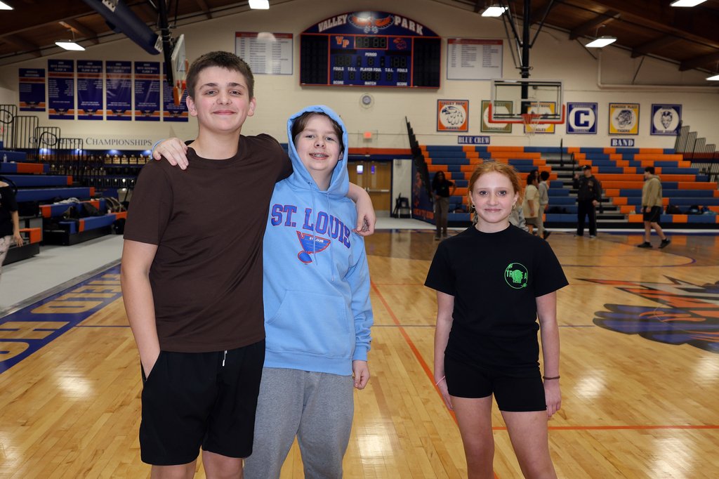 Angela Syron tweet media