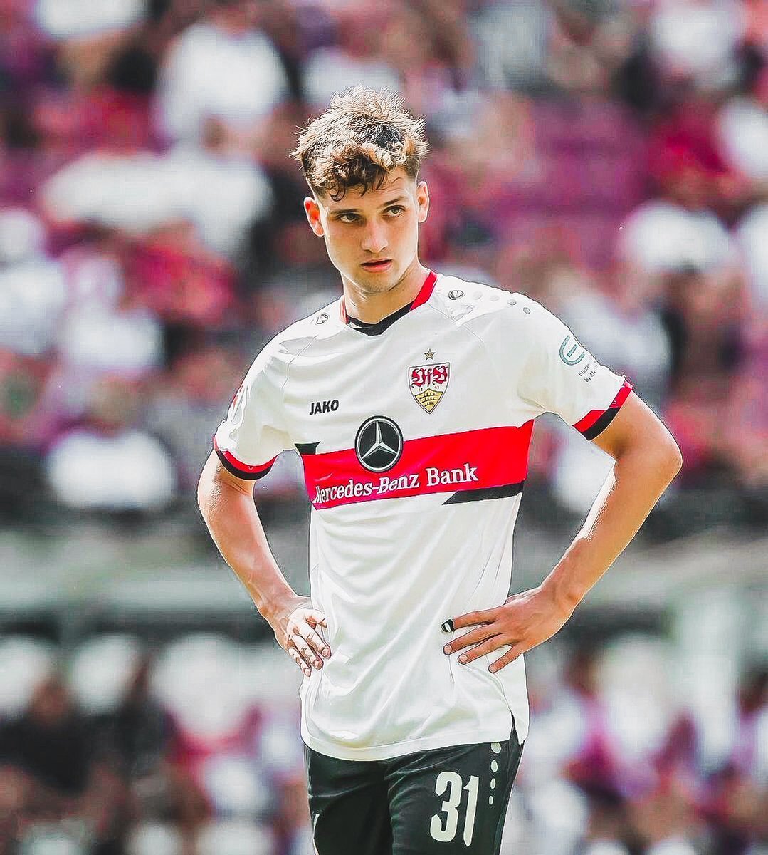 VSportsTM's tweet photo. Cerro Porteño 🇵🇾 cerró a Mateo Klimowicz. Le ganó la puja a Huracán 🇦🇷, que también negociaba por él. Contrato por dos años con opción a uno más. Vía @AdrianoSavalli. https://t.co/kWAKldAkHP