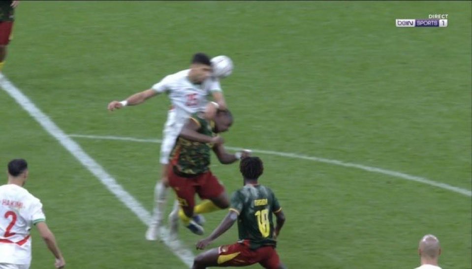 LyongaJM's tweet photo. It's really painful to see Cameroon lose to clear cheating and even more painful that nothing can be done about it. https://t.co/6B37CeSN0k