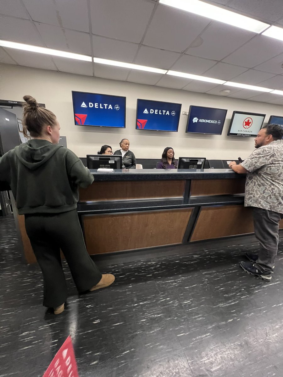 daeboganmusic's tweet photo. @LATAMAirlines Finally, I went back to the airport to @delta Baggage Services at the International terminal. The ladies at the desk told me that the bag is with US Customs and Border Protection. And td me to talk to USCBP. https://t.co/Qp2m502VzG