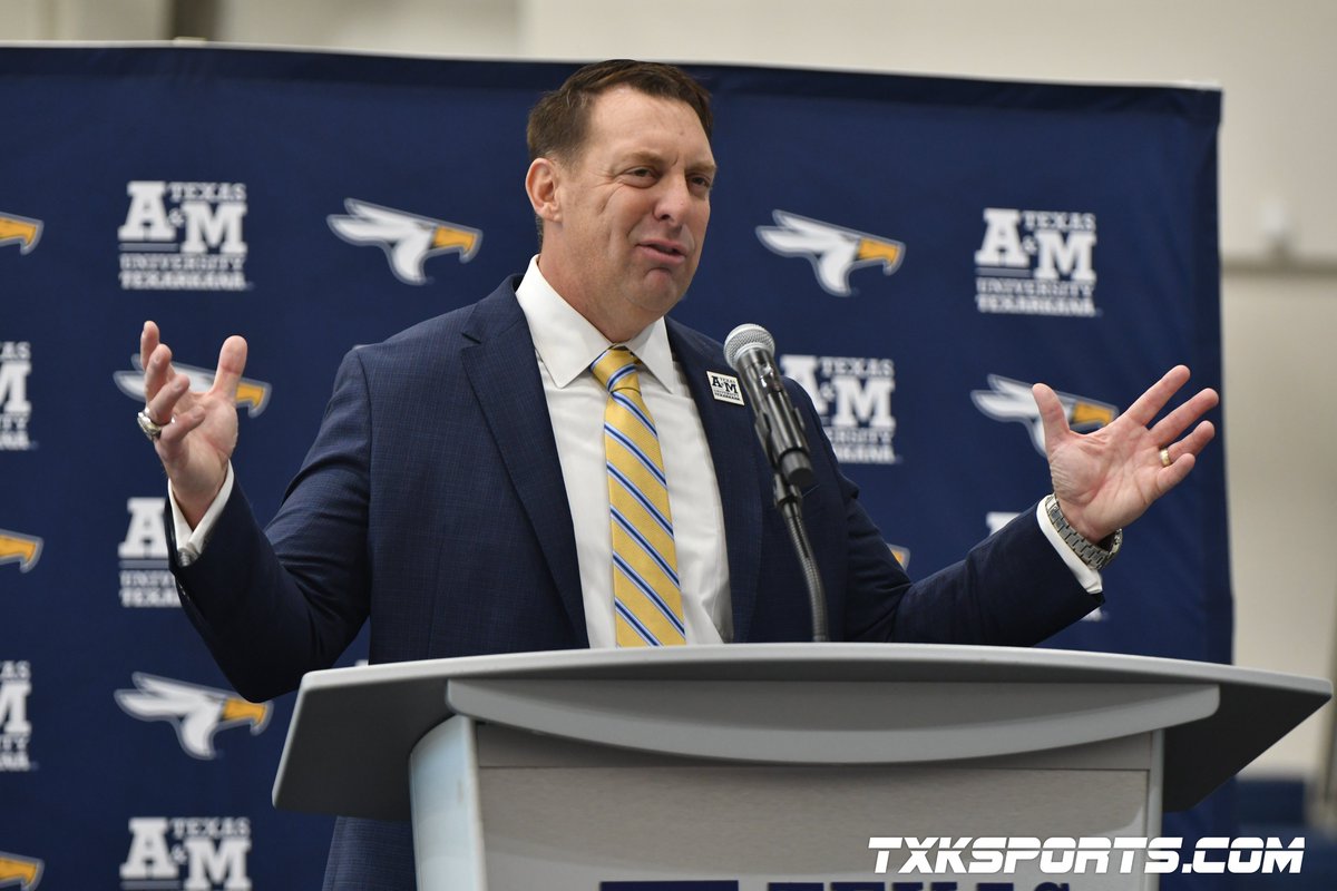 txkSports's tweet image. A few images from the Texas A&amp;amp;M - Texarkana University press conference introducing new head football coach Joshua Eargle. @TAMUT_Athletics