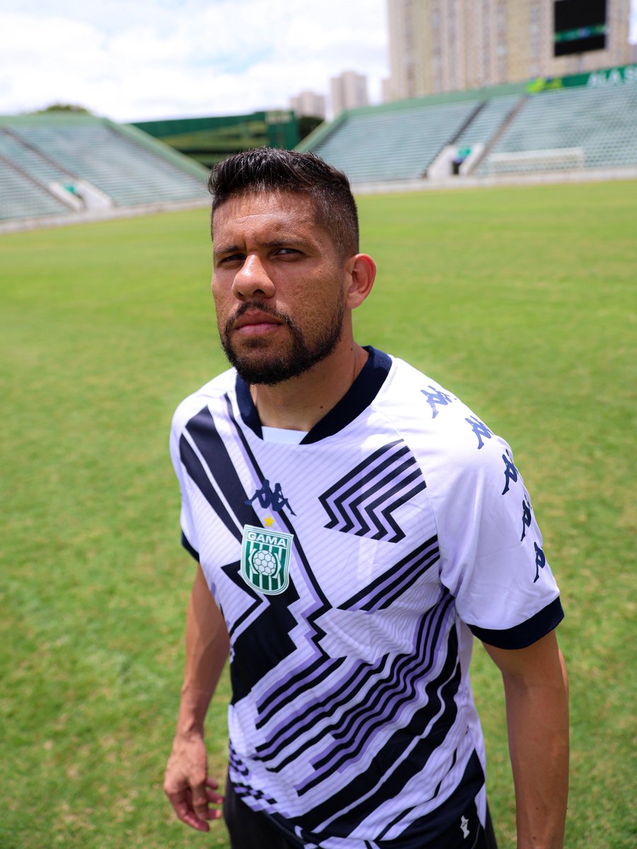Outras vitórias e glórias virão...

Porque essa camisa guarda tudo o que já fomos
e tudo o que ainda vamos ser. Gama, 2026 💚

Em breve nas lojas e no nosso site oficial!