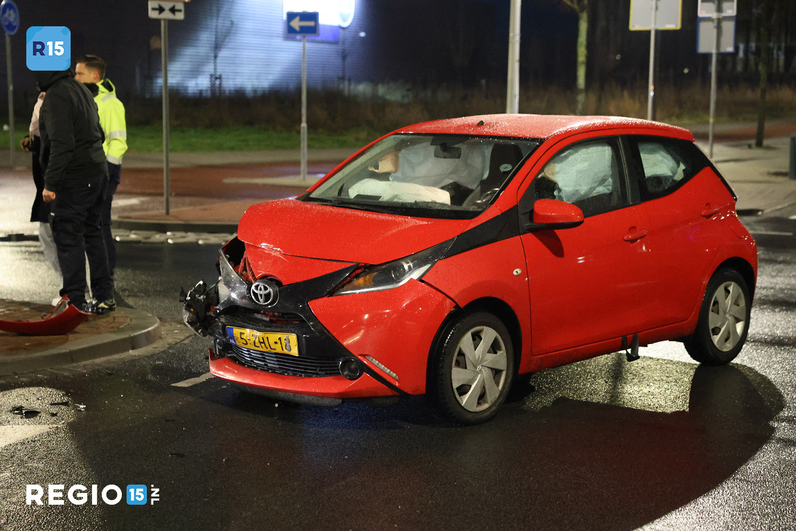 Aanrijding op kruispunt Binckhorstlaan en Zonweg in Den Haag