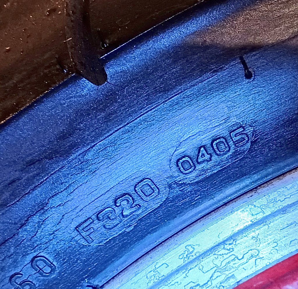 BulldogBDX's tweet image. This was a brand new tyre.
It's still got the tyre hairs on it 😃
The problem is, it was brand new in 2005. 🤔
That's not water on it. That's the essential fluids sweating out of it. 😮
There'll be a much newer new one on it tomorrow. 😃
#motorcycle #tyres