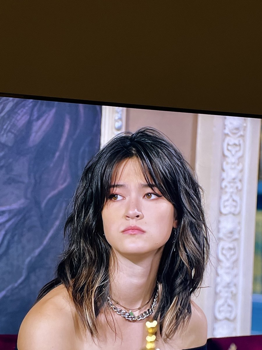 Kukadoodles's tweet image. “Jade’s not doing or saying anything!”

She’s busy serving face!!
 #TheTraitors