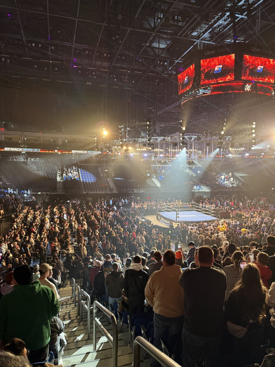 shedive14's tweet photo. @Damianleeswift @112Feuerluc @WWE @WrestleTix here you can see the empty blocks https://t.co/JTchtJ64wL