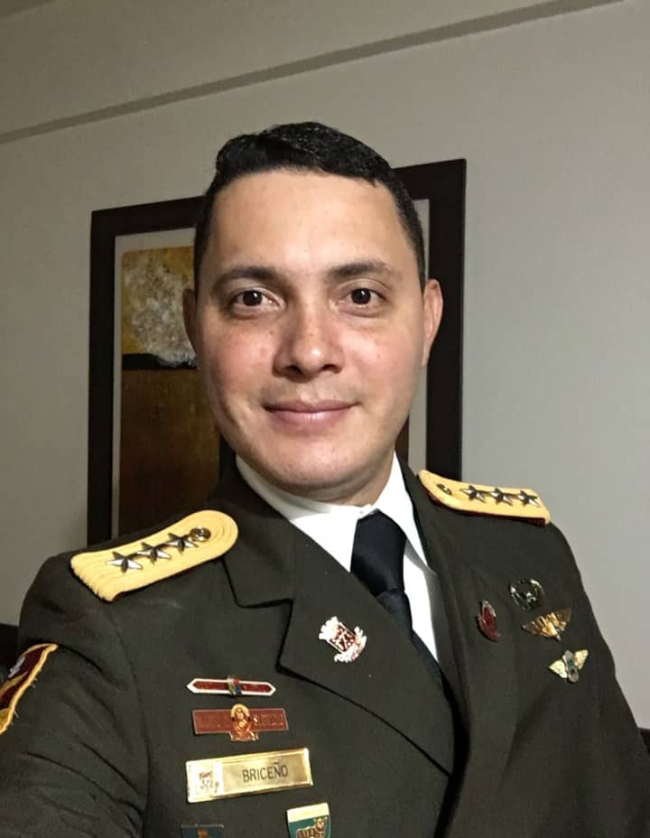 JesusVpinilla's tweet photo. @realDonaldTrump @marcorubio @ForoPenal @clippve
The immediate release of Captain Leonard Eligio Briceño Vivas is urgent. Detained since May 20, 2020, in Ramo Verde. A military political prisoner for over 5 years. Father of two children. FREEDOM FOR HIM...HE MUST BE FREE! https://t.co/ltWPE2tAtQ
