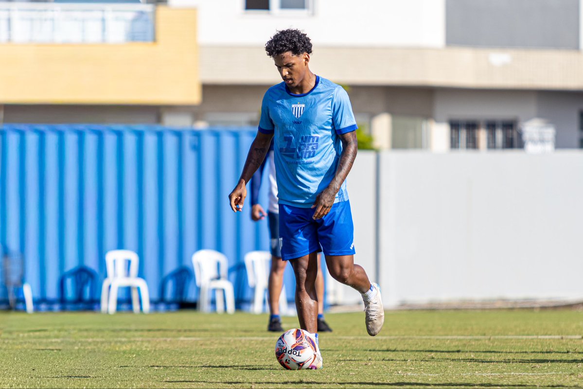 AvaiFC's tweet image. 🦁💪🏻 Imagens do treino desta tarde de sexta-feira, no gramado do CFA.

#TodosPeloAvaí
📷: Leandro Boeira/@AvaiFC