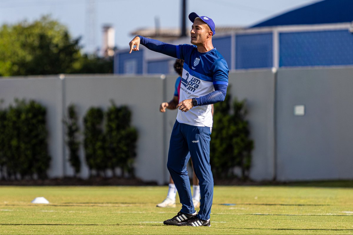 AvaiFC's tweet image. 🦁💪🏻 Imagens do treino desta tarde de sexta-feira, no gramado do CFA.

#TodosPeloAvaí
📷: Leandro Boeira/@AvaiFC