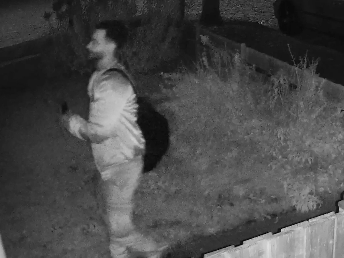 Man ramt voordeur in Velp kapot