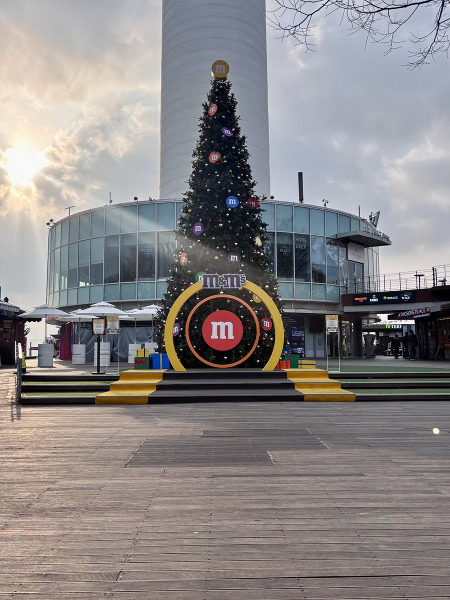 LydiaHasLayers's tweet photo. In other news, I went to Seoul this past December with my boyfriend, and we had a wonderful time. 🥰🇰🇷 https://t.co/USJ1ubzabc