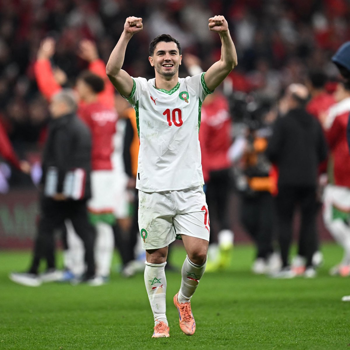 Qui est le meilleur footballeur de tous les temps ?, image size:1200x1200