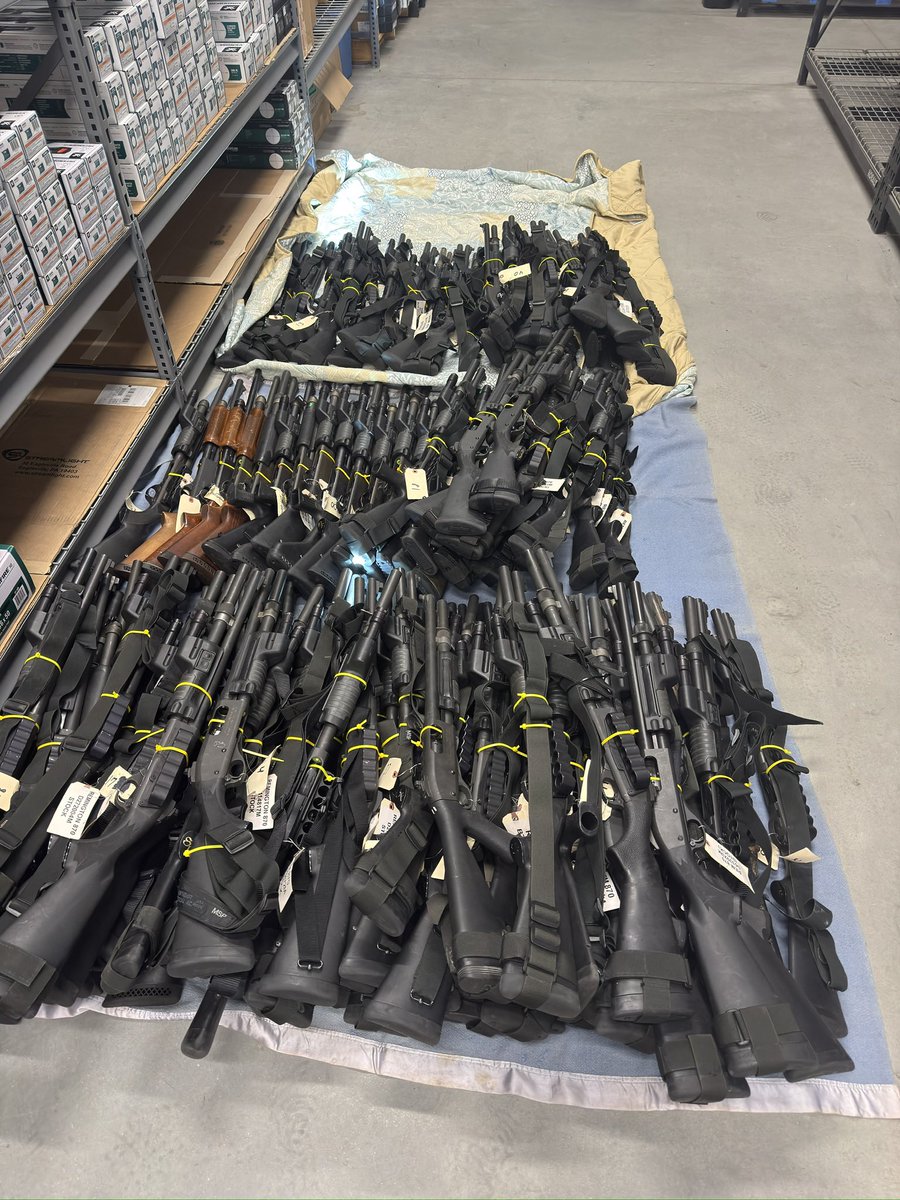 ParrosGunShop tweet media