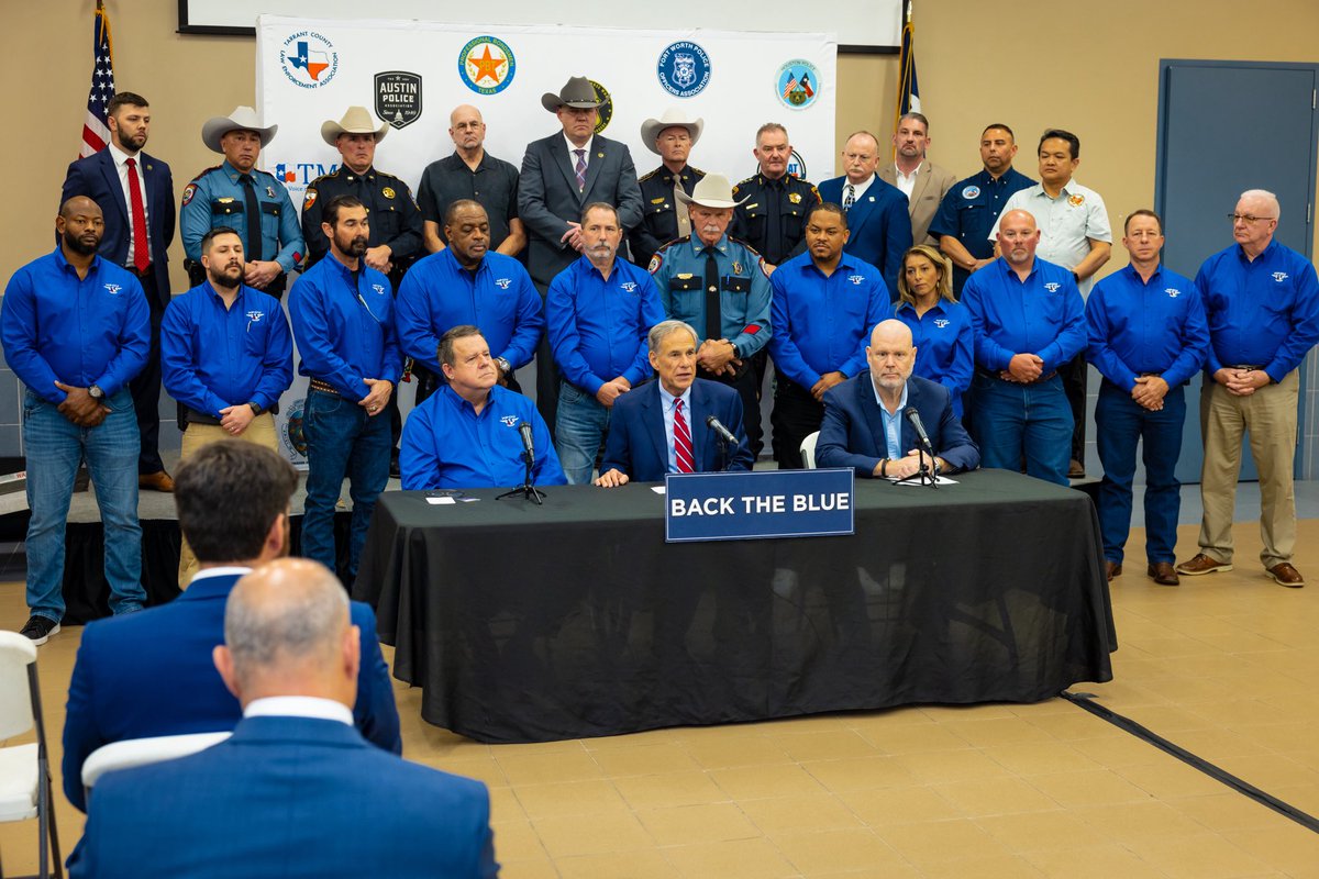 Today is National Law Enforcement Appreciation Day.

We honor the brave men and women who keep our communities safe.

Texas always stands with our law enforcement officers.