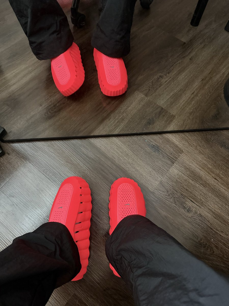 RaffyCollects's tweet image. How do you feel about the New Nike Mind 001 slide?