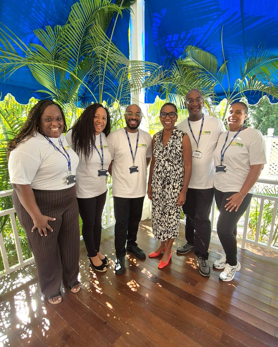 UKinCaribbean's tweet image. 🇬🇧🇯🇲 High Commissioner Alicia Herbert @AliciaH_1 today met with the @CroydonBMEForum, a UK-based charity supporting Jamaica’s hurricane recovery.

One of the many UK organisations and diaspora groups standing with Jamaica in solidarity. 

#UKinJamaica #PayItForward