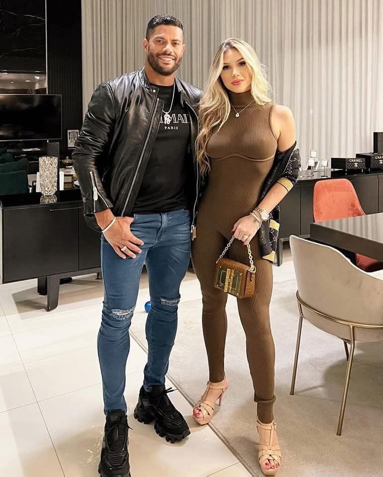 FearedBuck's tweet image. Brazilian soccer star Hulk is now married to his children’s cousin.

He previously split from his wife of 12 years in July 2019, with whom he shares three children. He later confirmed he was dating his ex-wife’s niece and the pair have since gotten married.