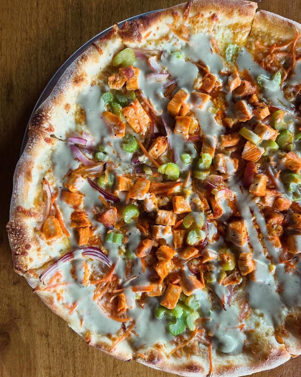 Our famous Buffalo chicken pizza 🙌