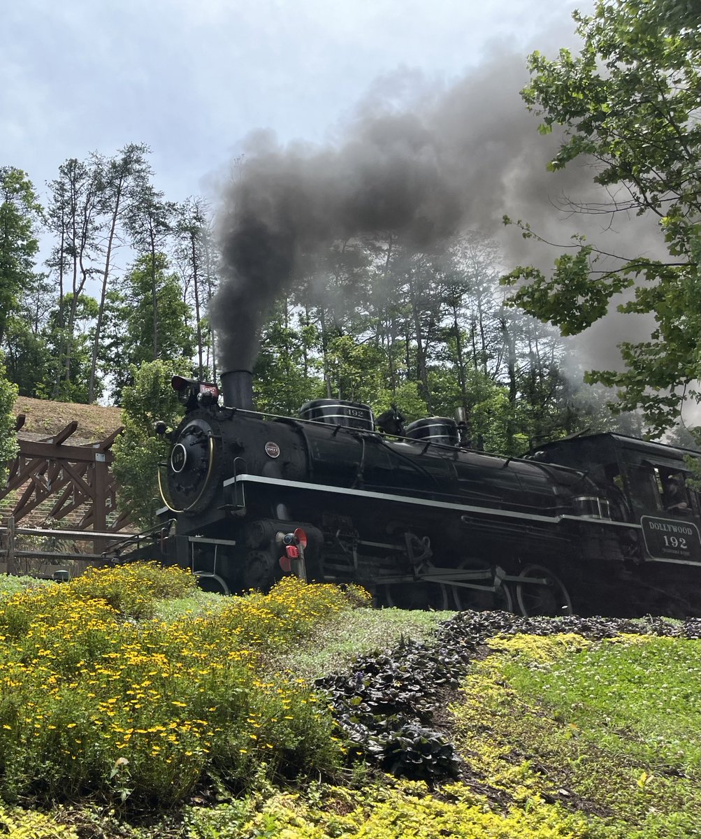 Only 63 days until Dollywood opens for 2026! I’m ready to use my season pass early and often.