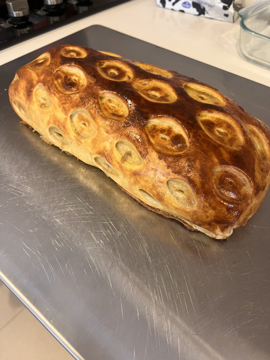 StupidusFede's tweet photo. El beef wellington que hacemos en esta casa https://t.co/bqetXkvJIn