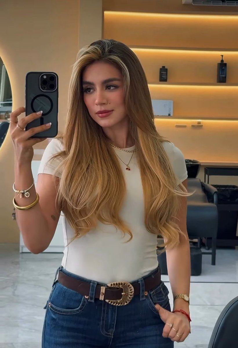 Lo linda que ella es 😍😍😍😍😍😍
<a href="/andreinabravo11/">AndreinaBravoJ</a>