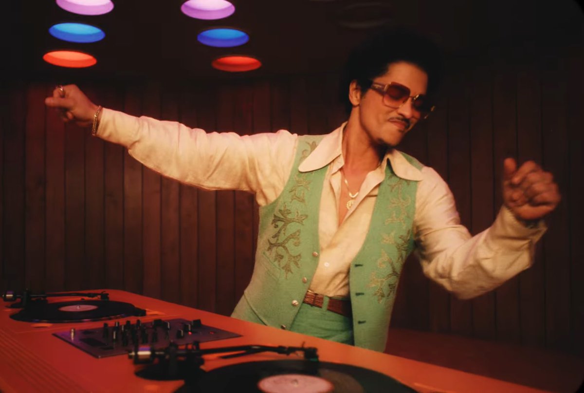 mindddd_wiwym's tweet photo. Mr Dj é a cara do bruno 🤨 https://t.co/FCnzLmxWim