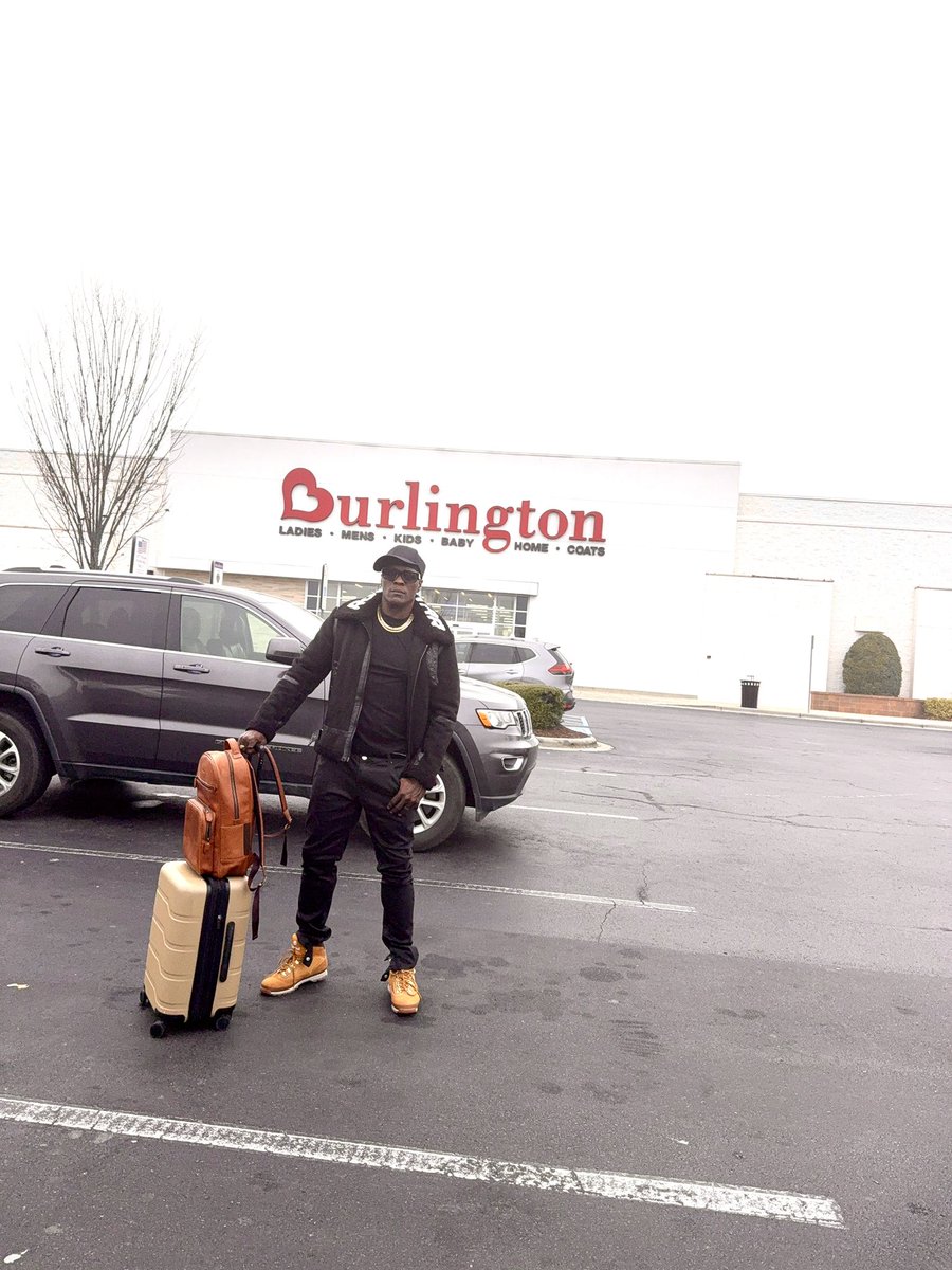 RonKillings's tweet image. I’m not gone make it to #Smackdown  in time…but I tried💪🏾🙏🏾 my bad, This one might be on me