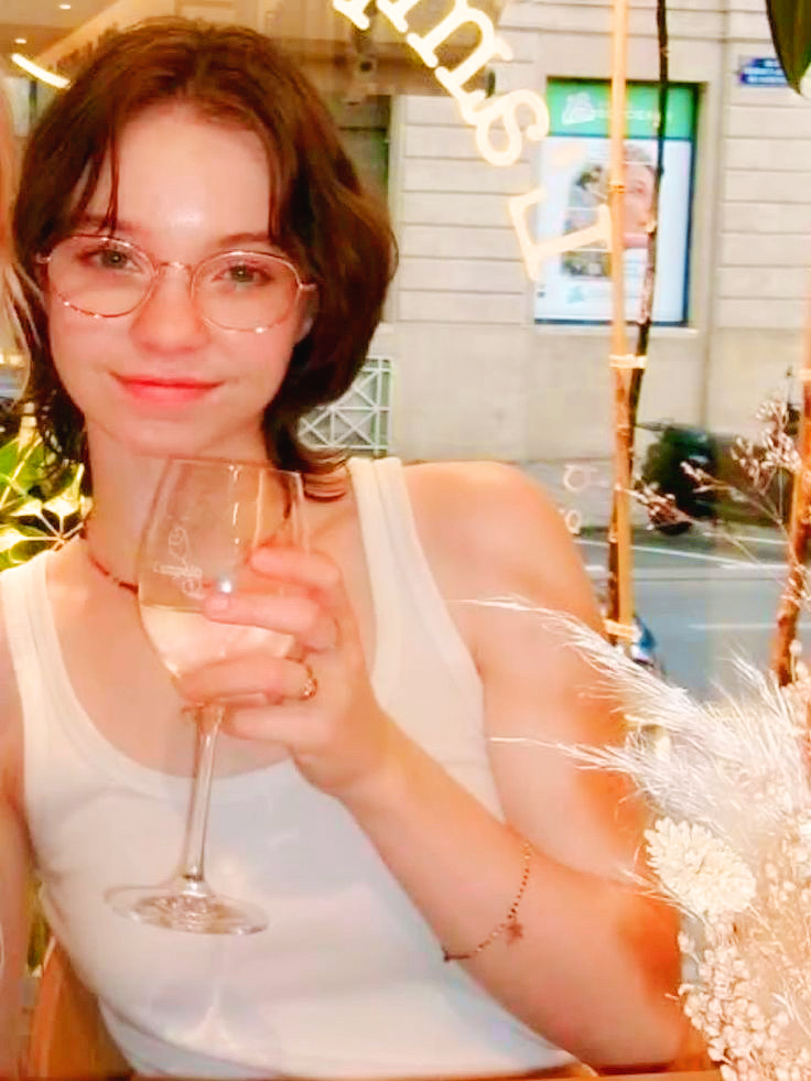 LowTideGold's tweet image. ⠀⠀⠀⠀જ⁀➴ Hɑppy Fridɑy Night, shhh don't tell my pɑrents.