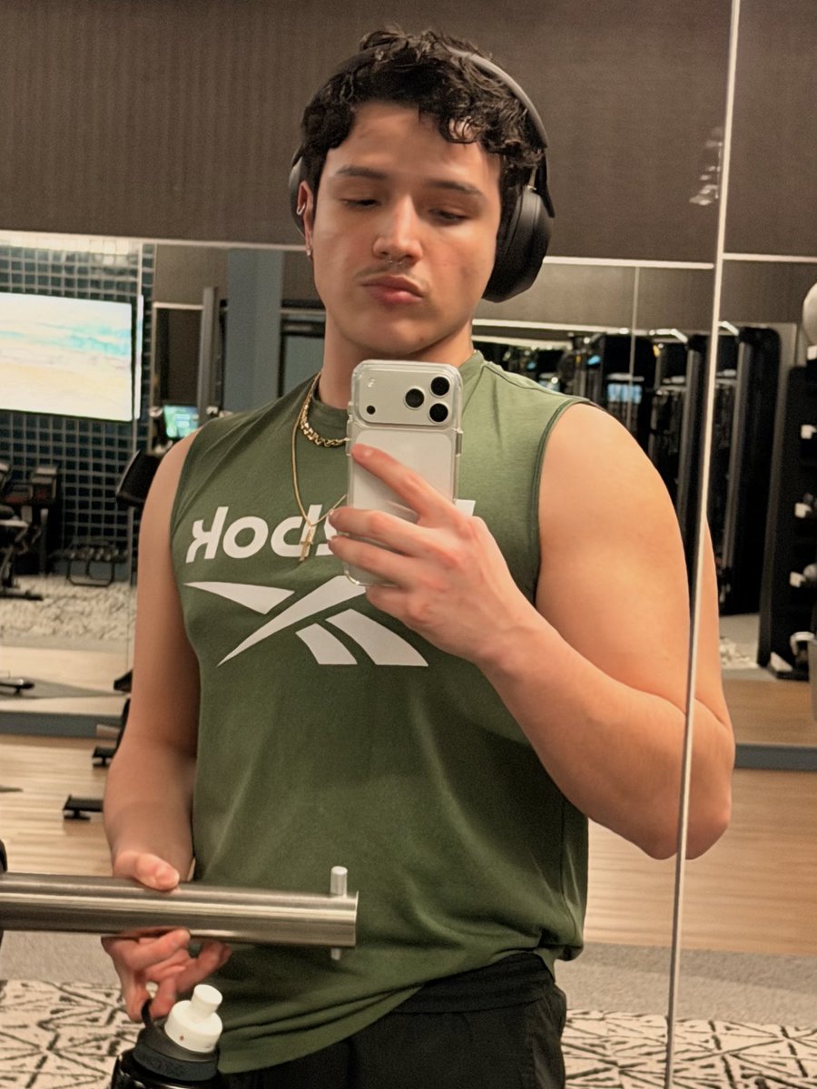 rawhmann's tweet image. eat zucchini:p