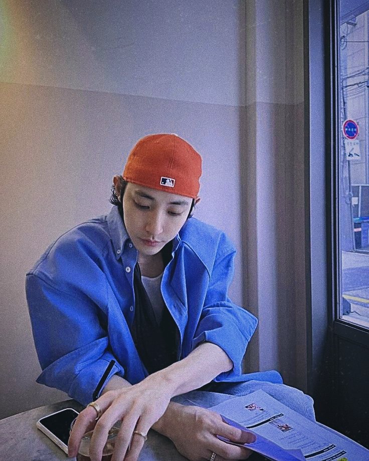 ㅤ
                                                        ★
                                     𝗅𝗈𝗈𝗄𝗂𝗇𝗀 𝗎𝗉 𝗍𝗈 𝗍𝗁𝖾 𝘀𝗸𝘆
                             𝖿𝗈𝗋 𝘀𝗼𝗺𝗲𝘁𝗵𝗶𝗻𝗴 𝖨 𝗆𝖺𝗒 𝗇𝖾𝗏𝖾𝗋 𝖿𝗂𝗇𝖽