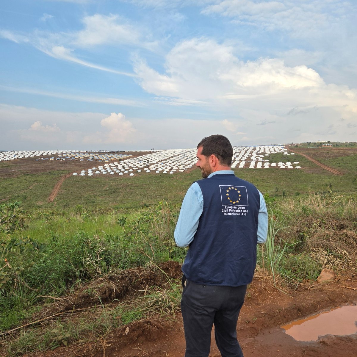 UNHCR_Burundi's tweet photo. The Head of Office @eu_echo🇪🇺Great Lakes visited Busuma #refugee site hosting nearly 67,000 people who recently arrived in🇧🇮 fleeing violence.The visit focused on assessing priority needs &amp;the ongoing response including site development and services to meet refugees' basic needs. https://t.co/geenkUpiCd
