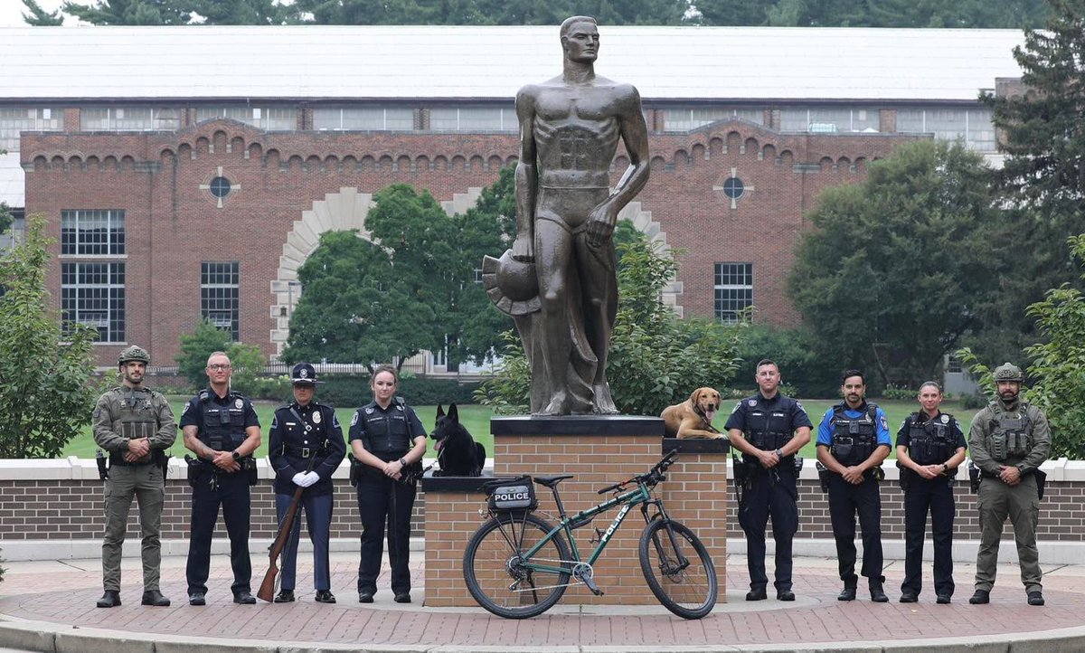 msupolice's tweet image. Happy National Law Enforcement Appreciation Day!

Today, we proudly recognize the dedicated men and women of MSU Police, who serve our Spartan community with courage, integrity, and unwavering commitment. Every day, our officers work to protect campus safety and foster a secure…