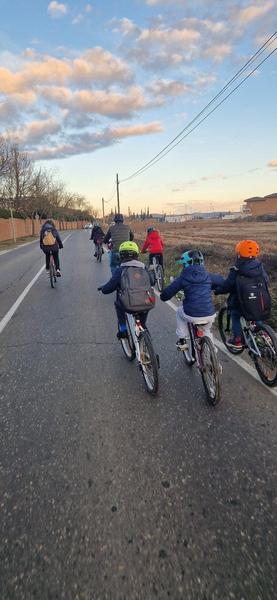 2026 i tot igual 🤦‍♂️

Bicibús Espiga no para!

<a href="/paerialleida/">Ajuntament de Lleida</a> sense acabar ni connectar el carril bici que va a l'escola Espiga de Lleida