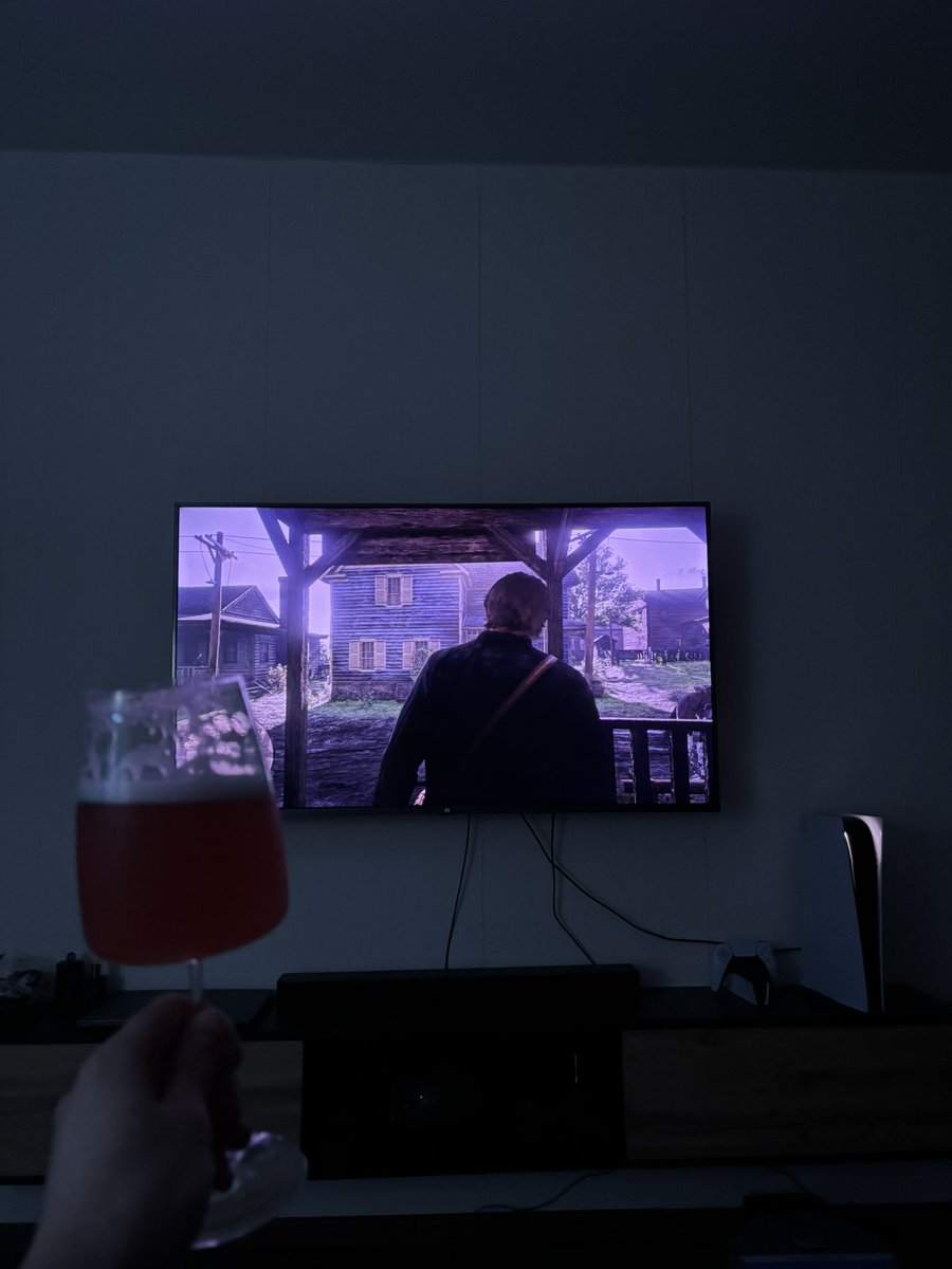 mlwrmk's tweet image. Приятно решение залипнуть до конца выходных в rdr2 потому что больше делать нехуй.завтра пойду на кринжовое кино в кинотеатр где можно лежать