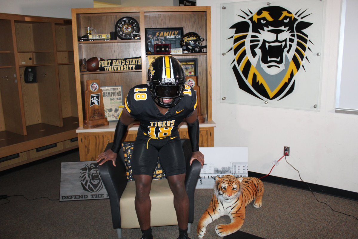 MarialAmerdid's tweet image. #AGTG I’m blessed to receive an offer from fort hays!!!!