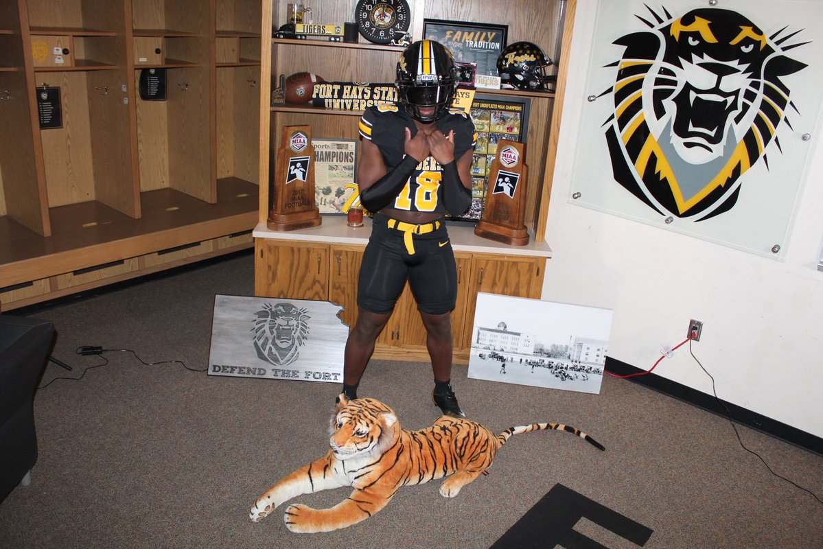 MarialAmerdid's tweet image. #AGTG I’m blessed to receive an offer from fort hays!!!!
