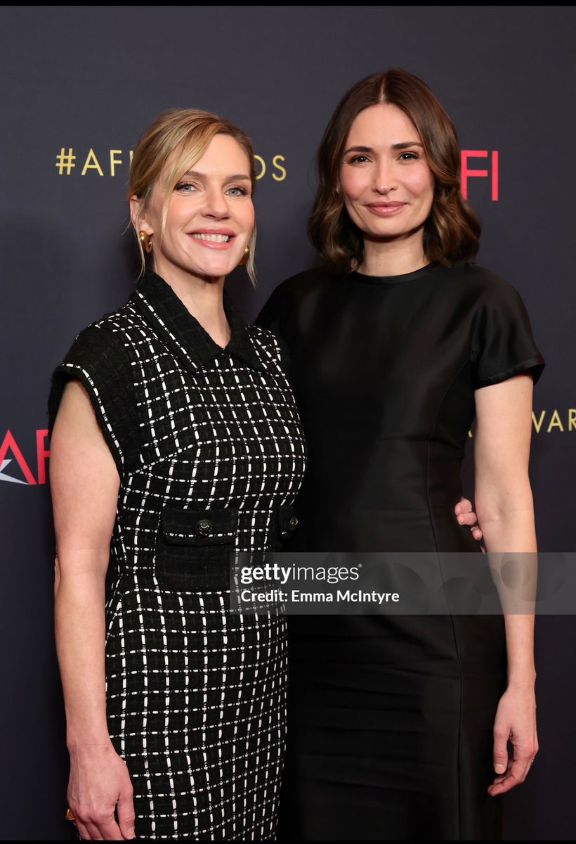 lesbian_fleabag's tweet image. goddamn happy af