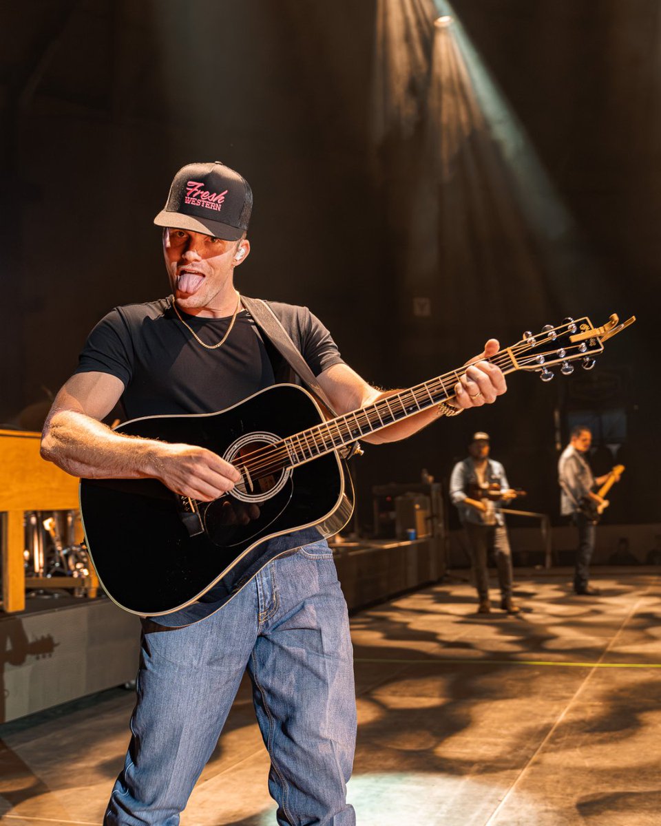 _FreshWestern's tweet image. Finally Friday. What are y’all getting into this weekend?

📸 : @ChrisKleinmeier