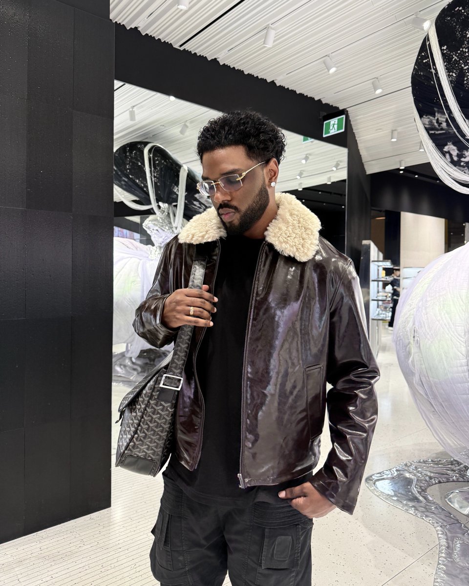 NEVER AGAIN tweet media