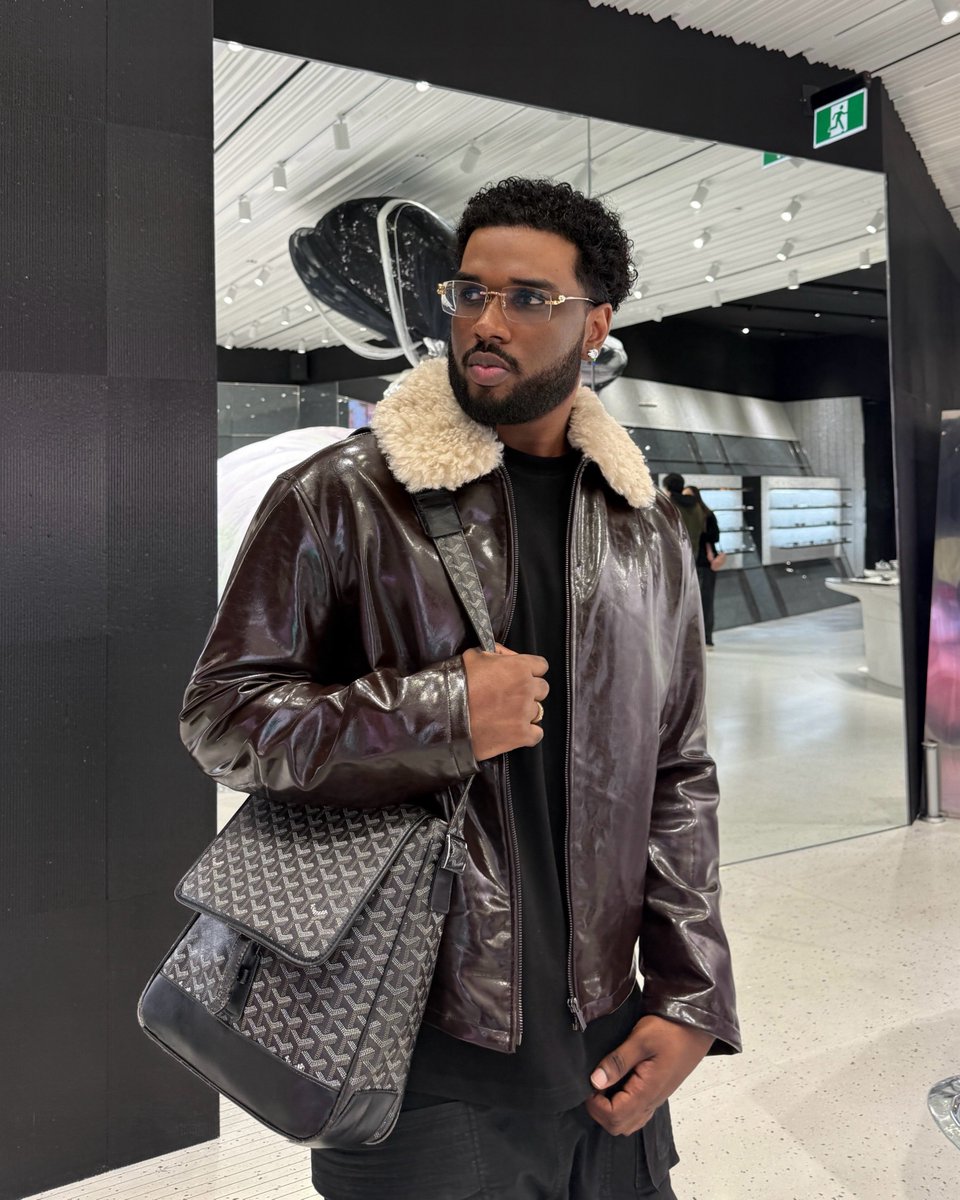 NEVER AGAIN tweet media