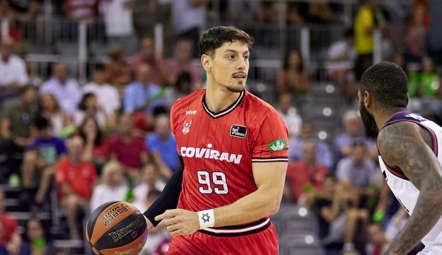 ACBCentel's tweet image. ‼️BREAKING‼️

🗞️ The US prosecutor’s office already has the final sentence for the former president of Venezuela.

👀 Maduro has been sentenced to watch the next 20 matches of the coviran Granada