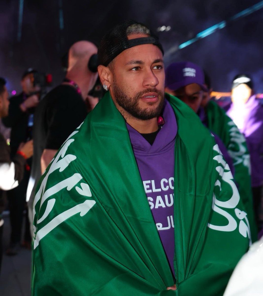 نيمار:

أكن كُل الحب و المودة للمملكة العربية السعودية 🇸🇦